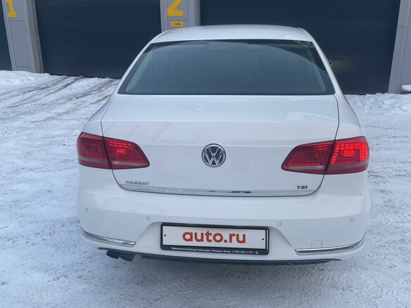 2011 Volkswagen Passat B7, белый, 1030000 рублей - вид 9