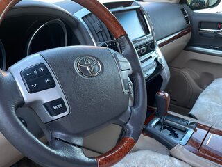 2014 Toyota Land Cruiser 200 Series Рестайлинг 1, чёрный, 5250000 рублей, вид 5