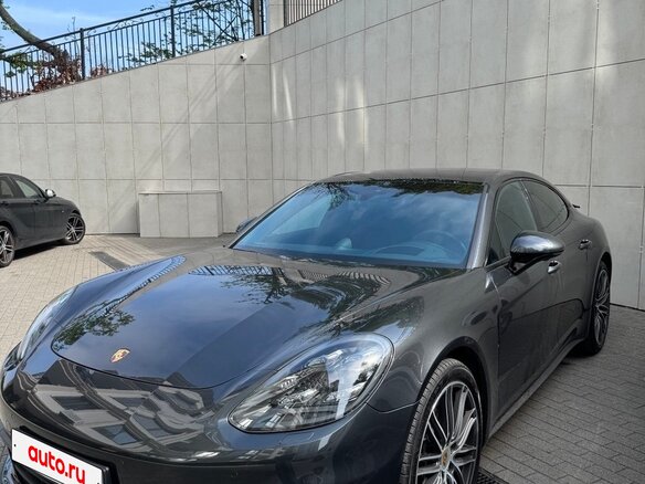 2020 Porsche Panamera 4 II, серый, 8450000 рублей - вид 1