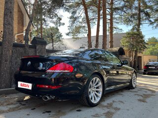 2008 BMW 6 серии 650i II (E63/E64) Рестайлинг, чёрный, 1700000 рублей, вид 2