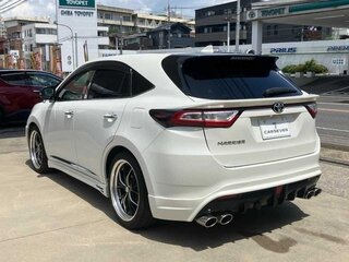 2018 Toyota Harrier III (XU60) Рестайлинг, белый, 2570000 рублей, вид 3