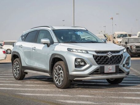 2025 Suzuki Fronx, серебристый, 2400000 рублей, вид 3