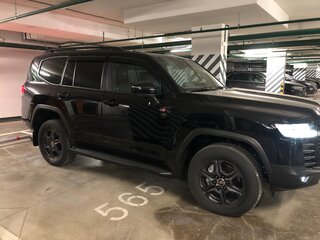2022 Toyota Land Cruiser 300 Series, чёрный, 13490000 рублей, вид 2