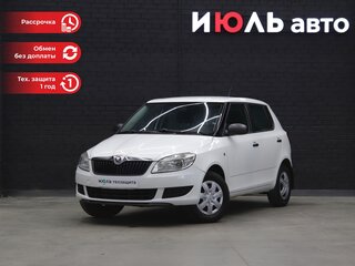 2013 Skoda Fabia II Рестайлинг, белый, 600000 рублей, вид 1