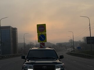 2011 Toyota Land Cruiser 200 Series, чёрный, 3100000 рублей, вид 3