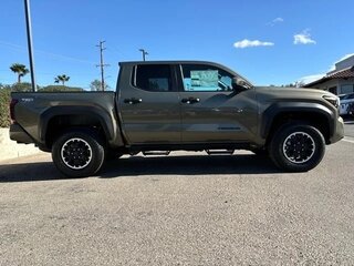 2025 Toyota Tacoma IV, зелёный, 7603851 рублей, вид 3