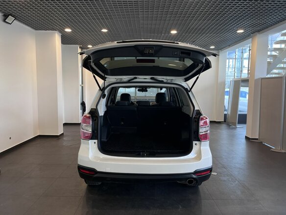 2015 Subaru Forester IV Рестайлинг, белый, 1425000 рублей - вид 36