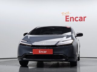 2024 Toyota Prius V (XW60), серый, 3540000 рублей, вид 2