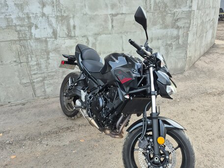 2020 Kawasaki Z 650, чёрный, 750000 рублей, вид 5