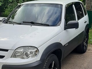2018 Chevrolet Niva I Рестайлинг, белый, 999999 рублей, вид 1