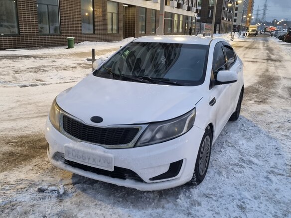 2013 Kia Rio III, белый, 600000 рублей - вид 5