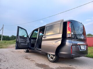 2015 Honda Stepwgn V, серый, 1755000 рублей, вид 5
