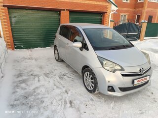 2012 Toyota Ractis II, серебристый, 1050000 рублей, вид 1