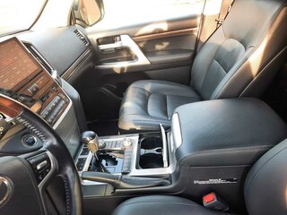 2017 Toyota Land Cruiser 200 Series Рестайлинг 2, чёрный, 5500000 рублей, вид 4
