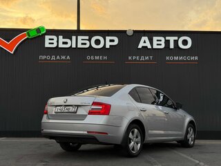 2018 Skoda Octavia III (A7) Рестайлинг, серебристый, 1650000 рублей, вид 2