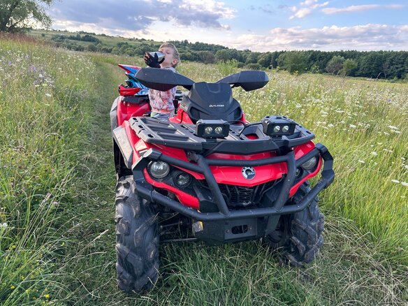 2013 BRP Can-Am Outlander 500, красный, 900000 рублей - вид 4
