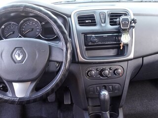 2016 Renault Logan II, красный, 640000 рублей, вид 4