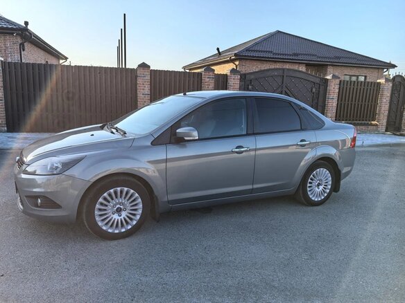 2009 Ford Focus II Рестайлинг, серый, 900000 рублей - вид 5
