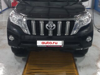 2014 Toyota Land Cruiser Prado 4-speed 150 Series Рестайлинг 1, чёрный, 3200000 рублей, вид 2