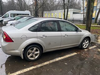 2010 Ford Focus II Рестайлинг, серебристый, 600000 рублей, вид 3