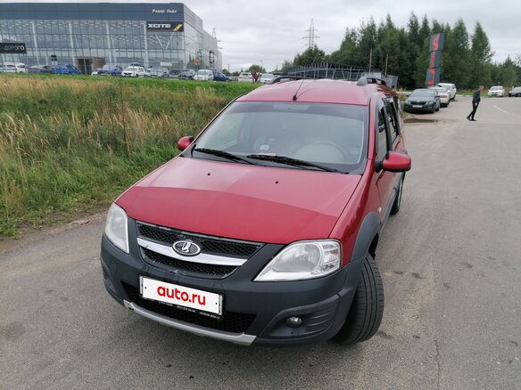 2018 Lada (ВАЗ) Largus Cross I, красный, 899000 рублей - вид 1