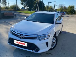 2015 Toyota Camry VII (XV50) Рестайлинг, белый, 1685000 рублей, вид 4