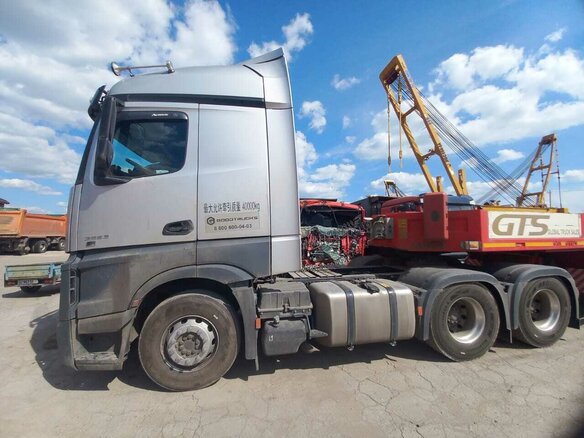 2022 Mercedes-Benz Actros, серебристый, 11225000 рублей