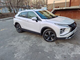 2022 Mitsubishi Eclipse Cross I Рестайлинг, белый, 2400000 рублей, вид 4