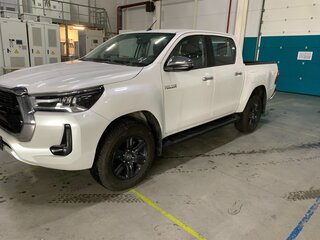 2024 Toyota Hilux VIII Рестайлинг 2, белый, 7000000 рублей, вид 1