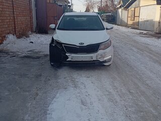 2016 Kia Rio III Рестайлинг, белый, 750000 рублей, вид 1
