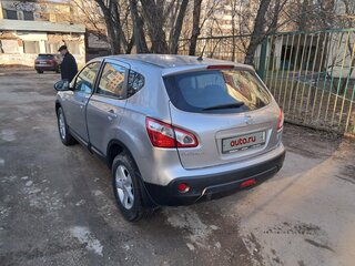 2013 Nissan Qashqai I Рестайлинг, серебристый, 1950000 рублей, вид 4