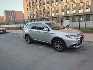 2017 Mitsubishi Outlander III Рестайлинг 2, серебристый, 2150000 рублей, вид 2