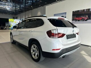 2013 BMW X1 18i I (E84) Рестайлинг, белый, 980000 рублей, вид 4