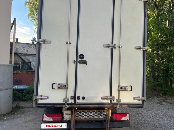 2011 Mercedes-Benz Sprinter, белый, 1630000 рублей - вид 2
