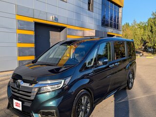 2017 Honda Stepwgn Spada V Рестайлинг, зелёный, 2800000 рублей, вид 1