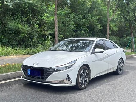 Hyundai Elantra VII (CN7)