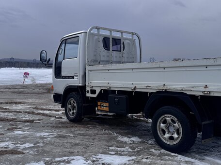 1994 Nissan Atlas, белый, 1270000 рублей, вид 3