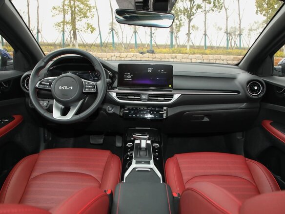 2026 Kia K3 II (China Market) Рестайлинг, синий, 2060000 рублей - вид 8