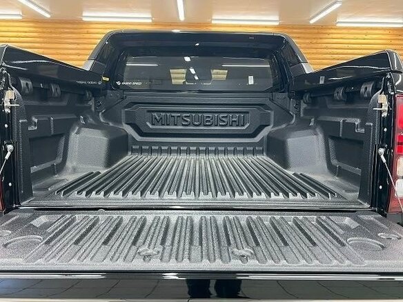 2025 Mitsubishi Triton VI, чёрный, 4690000 рублей - вид 18