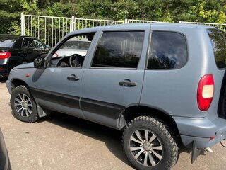 2004 Chevrolet Niva I, серебристый, 375000 рублей, вид 5