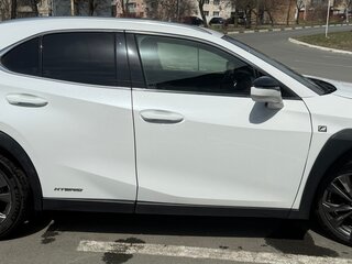 2020 Lexus UX 250h I, белый, 3700000 рублей, вид 3