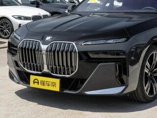 2025 BMW 7 серии 740i xDrive VII (G70), чёрный, 16760000 рублей, вид 2