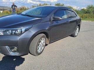 2013 Toyota Corolla XI (E160, E170, E180), серый, 800000 рублей, вид 2