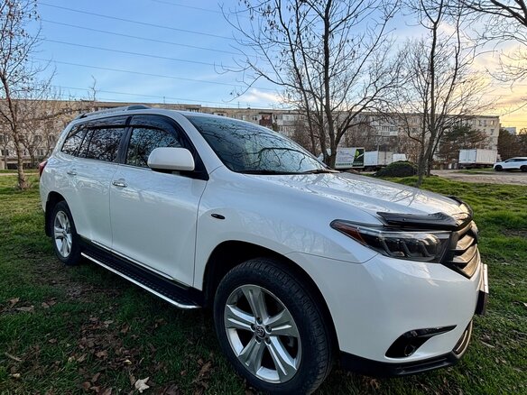 2011 Toyota Highlander II (XU40) Рестайлинг, белый, 2790000 рублей - вид 7