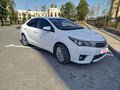 2014 Toyota Corolla XI (E160, E170, E180), белый, 950000 рублей