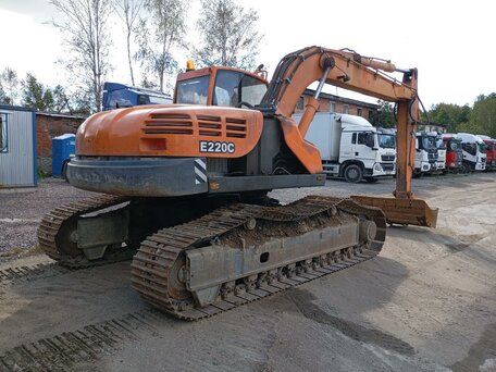 2021 UMG E200C, оранжевый, 4900000 рублей, вид 3