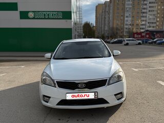 2011 Kia Ceed I Рестайлинг, белый, 700000 рублей, вид 3