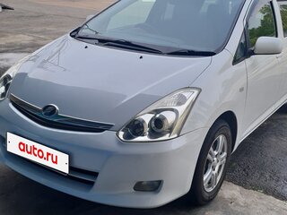 2005 Toyota Wish I Рестайлинг, белый, 950000 рублей, вид 1