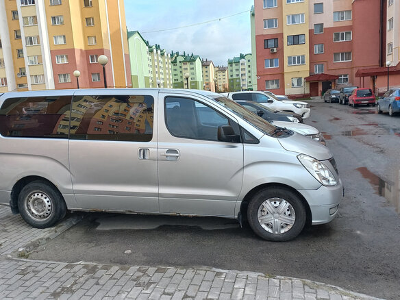 2008 Hyundai Grand Starex I, серый, 900000 рублей - вид 2