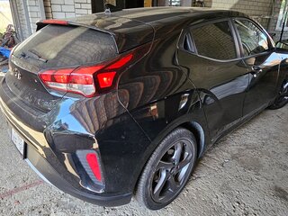 2018 Hyundai Veloster II, чёрный, 1500000 рублей, вид 4